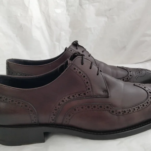 ISAIA Napoli luxury wingtip men display picture 2